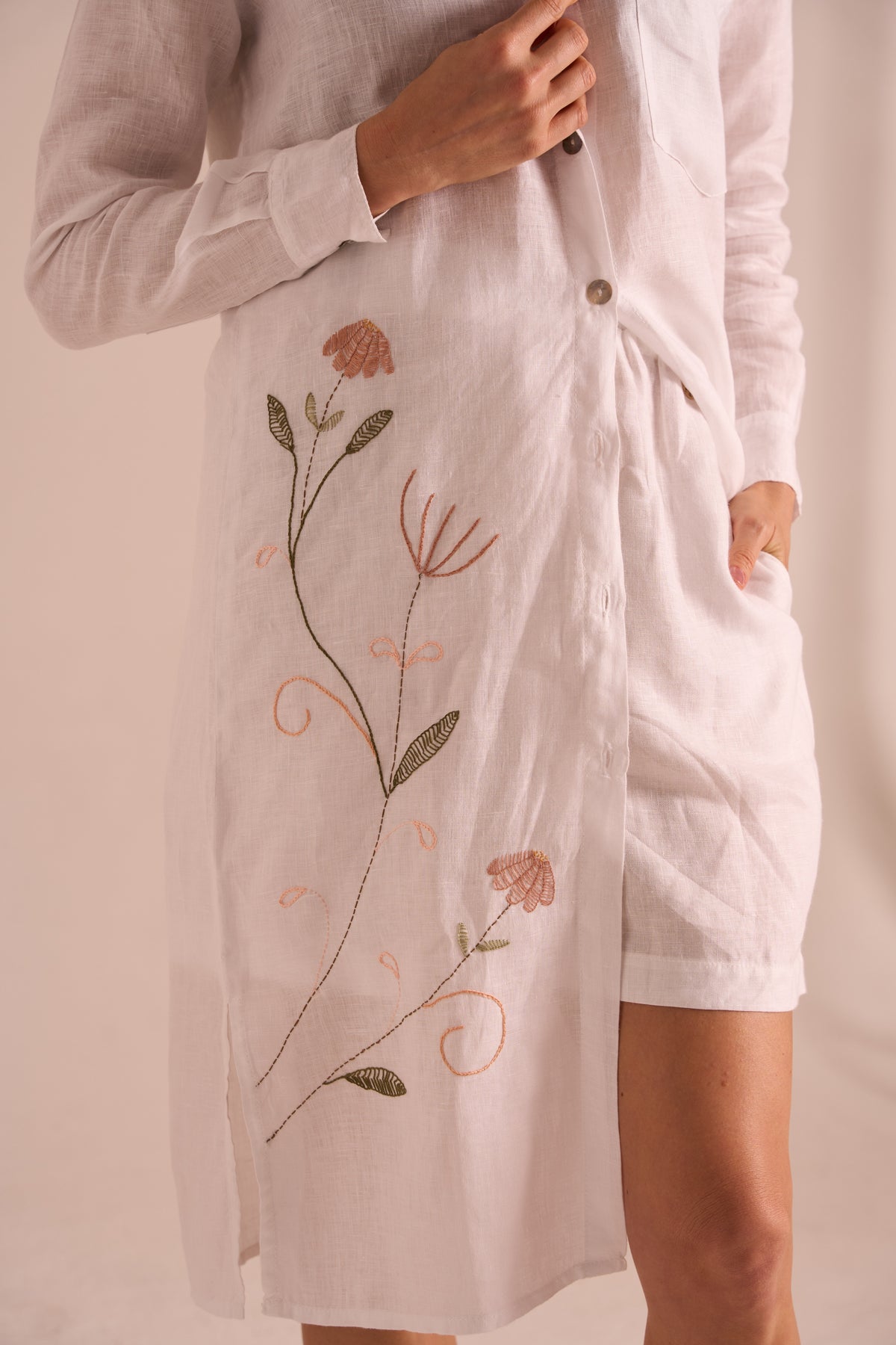 CHEMISE FLORENÇA LINHO LONGA BORDADA