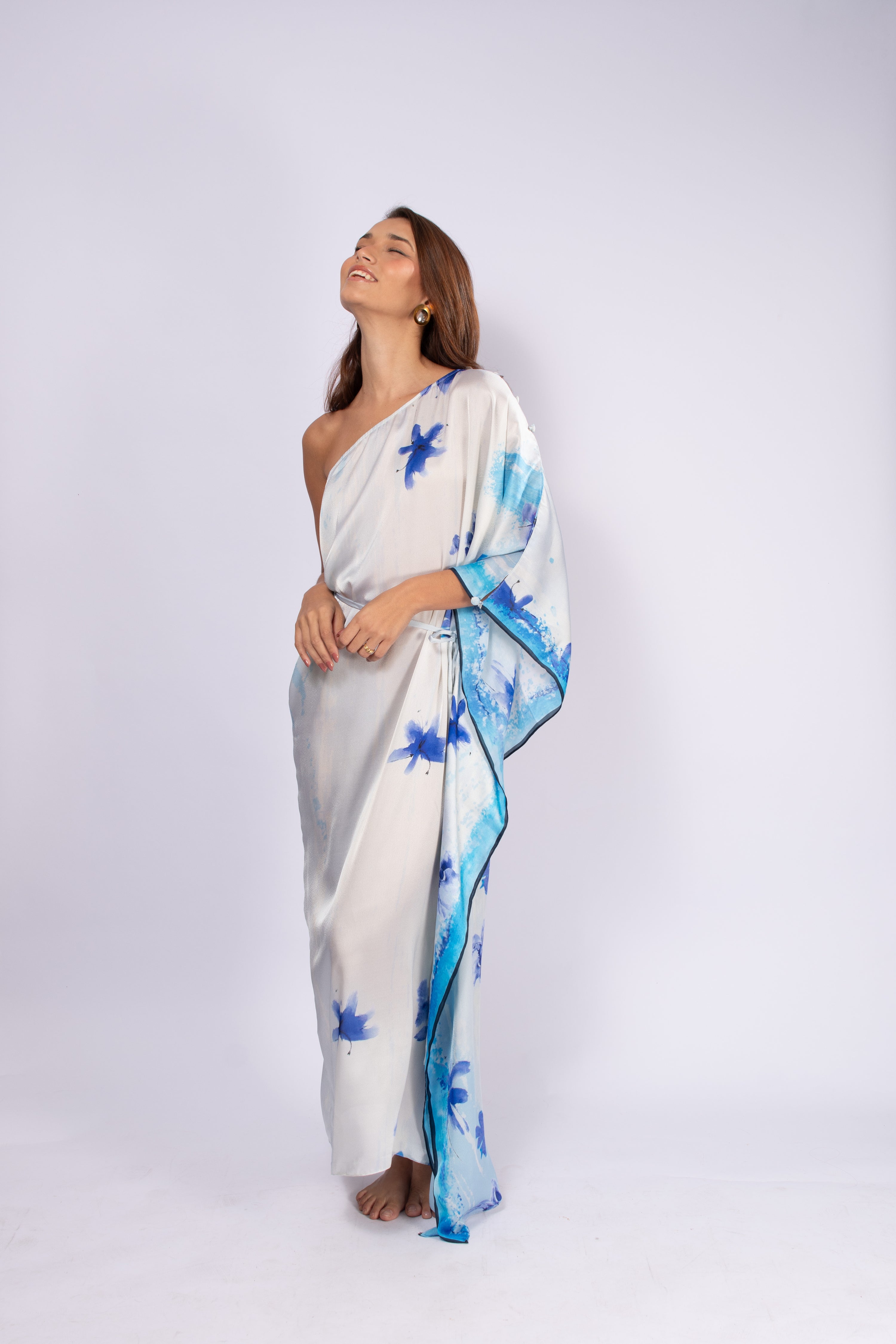 KAFTAN RHODES LONGO BRANCO E AZUIS