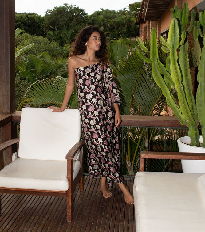 KAFTAN RHODES MIDI PRETO E FLORES AREIA E ROSA