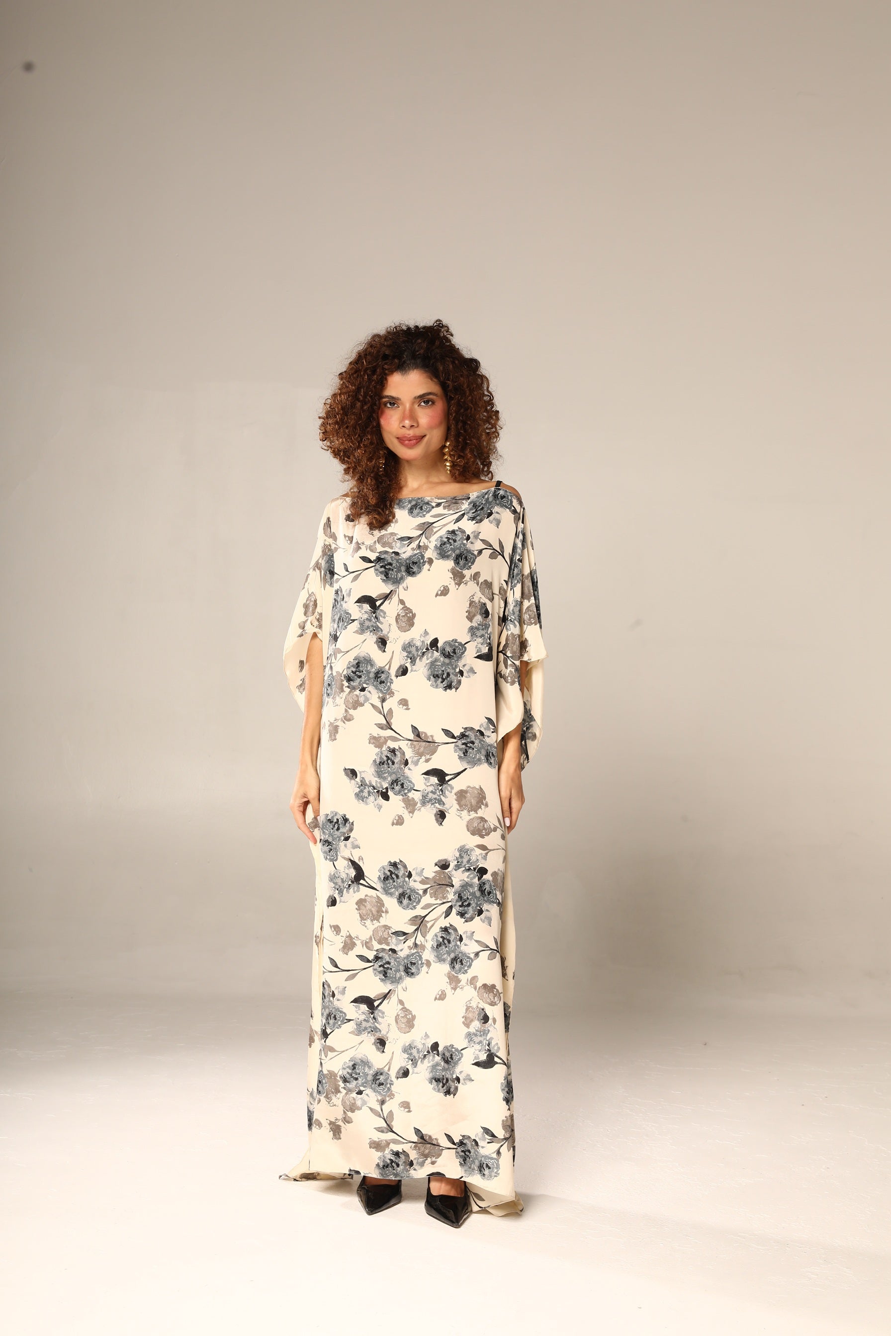 KAFTAN JAVA NUDE E FLORES CINZA