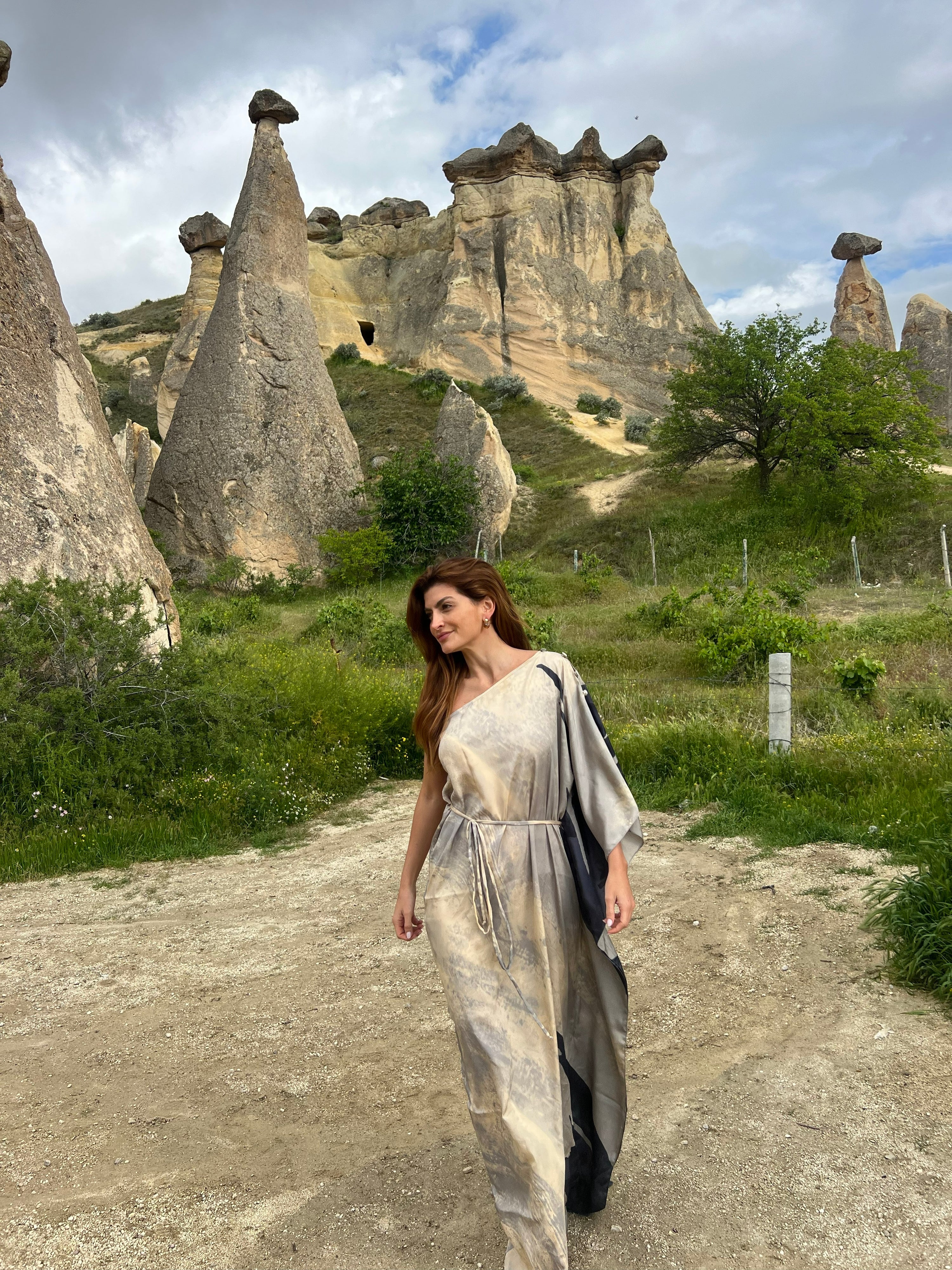 KAFTAN RHODES LONGO CREME E AZUL