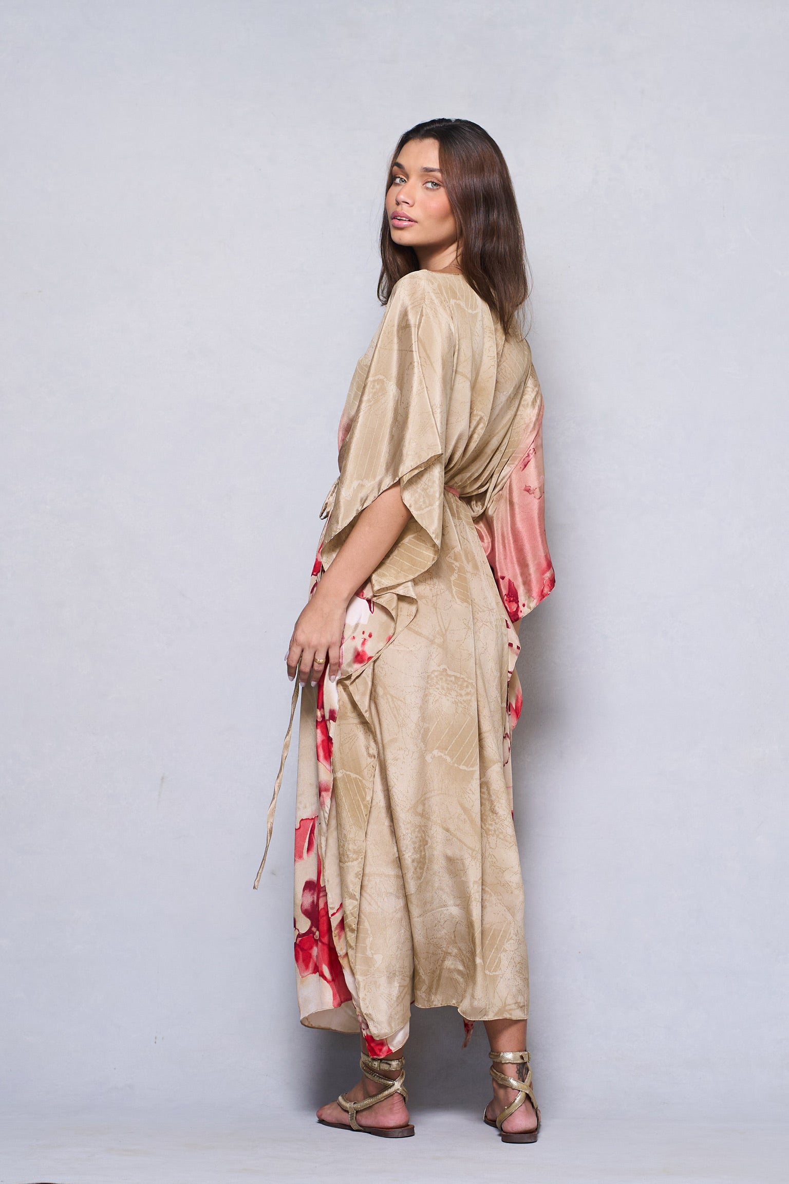 KAFTAN JAVA BEIGE AND RED FLOWERS