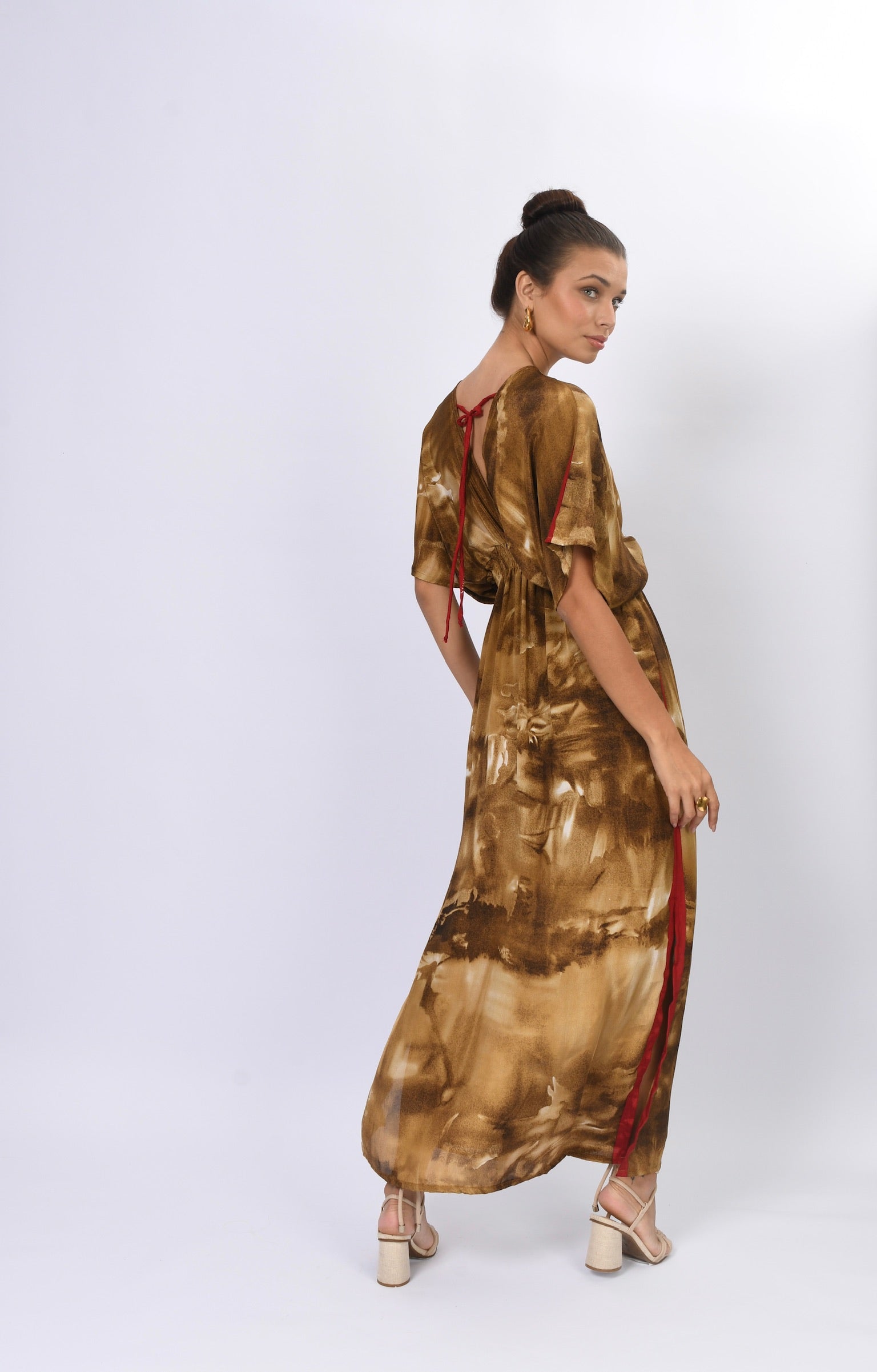 VESTIDO SAINT TROPEZ DOURADO E MARROM